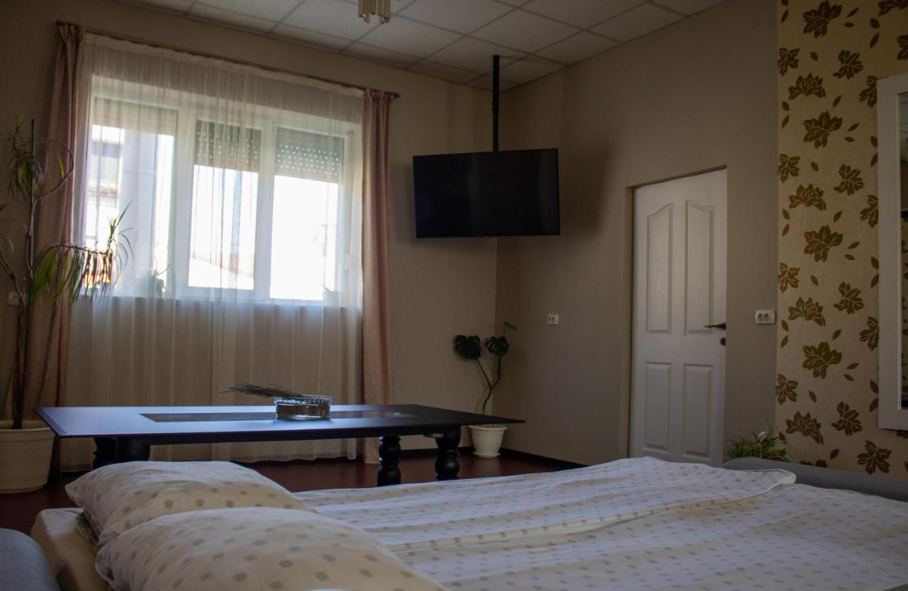 Yox Apartment 1 Oradea Eksteriør billede
