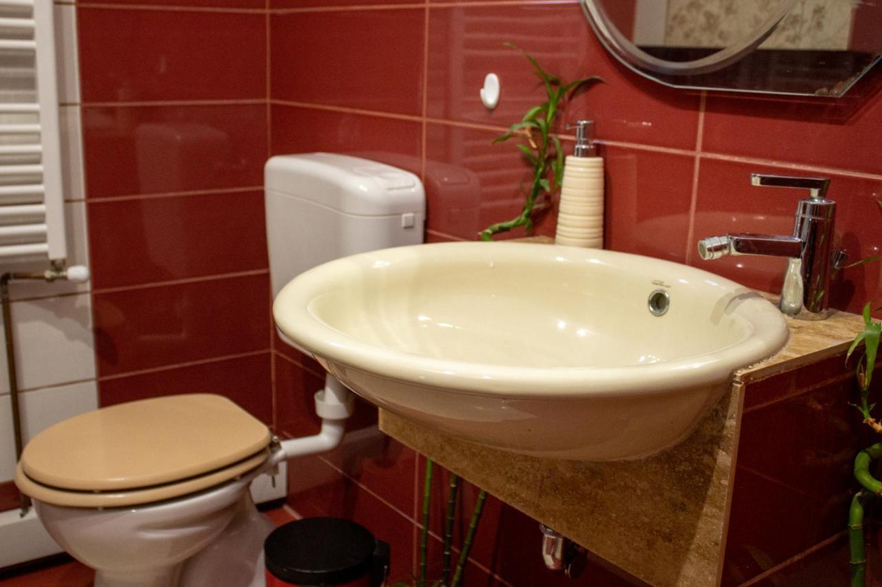 Yox Apartment 1 Oradea Eksteriør billede